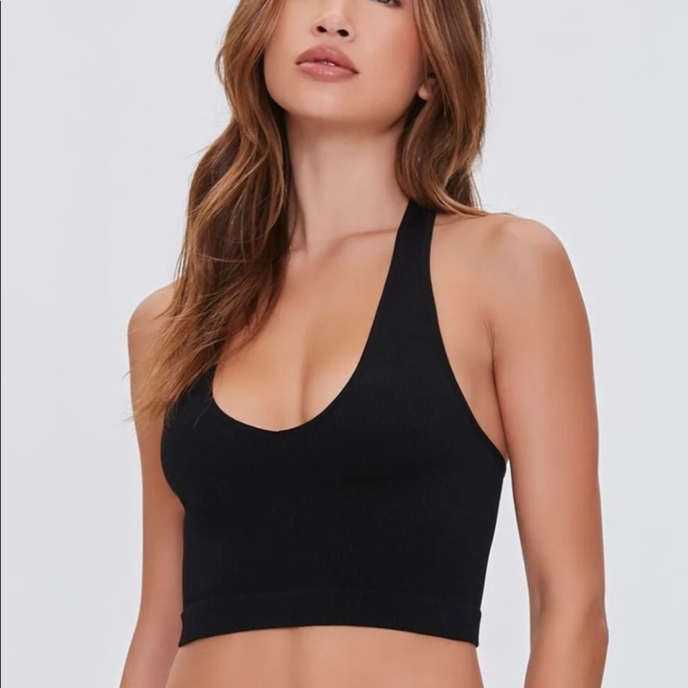 5-Piece Bundle Set - Forever 21 - 2 Shirts & 2 Camis & 1 Halter Top DEAL 💫